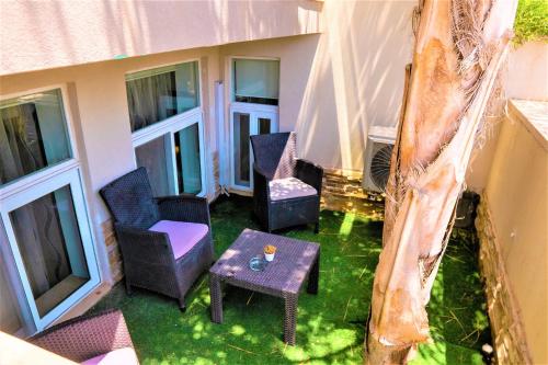 St. Peter's Pool Holiday Apartment - image 12