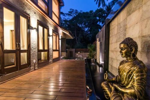 Budh Vilas - A modern 4 bedoom villa with a pool