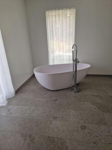 Fräscht, spatiöst hus (Frascht, spatiost hus) in 비스비