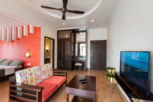 Shared lounge/TV area, 14BHK Luxurious Villa with Private Swimming Pool, Kids Pool, Games, Private Parking in Goa