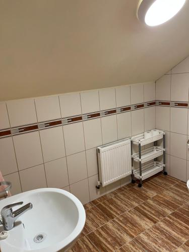 Douglasha House - image 7