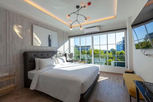 R2 Hotel Chiangmai Room Type - Superior Double Room