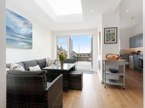 Pass the Keys The Green Dolphin The Green Dolphin 4 Bed Victorian Beach House
