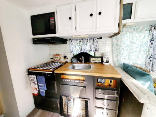 34ft Mobile Home Near Yale U in New Haven, USA