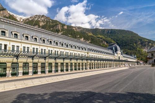 Canfranc Estación, a Royal Hideaway Hotel - Gran Lujo