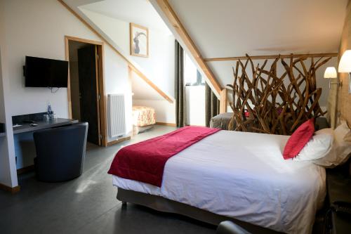 room detail thumbnail 1