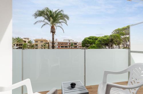 شرفة/ تراس, Hostal Gami Adults Only in كابيبيرا