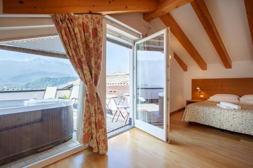 Hotel Romanda - image 8