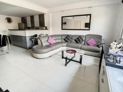 Luxueux appartements idéalement situés en plein centre ville de Cannes - image 5