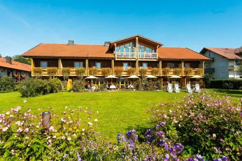 Hotel An der Brunnader - Die Therme befindet sich 4 Geh-Minuten entfernt in Bad Birnbach, Deutschland