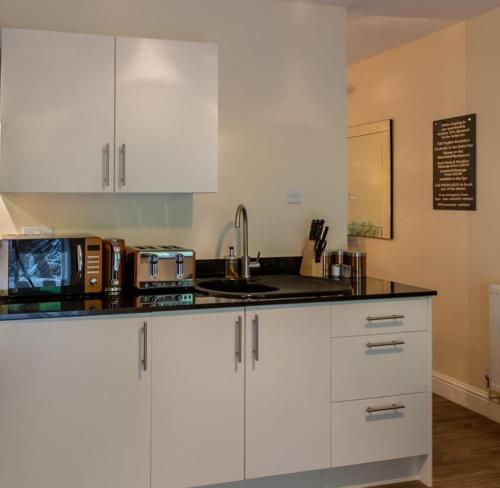 Lakes Spa Apartments - image 10
