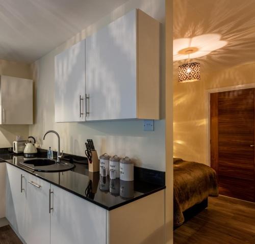 Lakes Spa Apartments - image 13