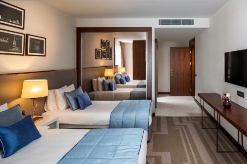 room detail thumbnail 1