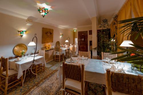 Abelia Riad 3