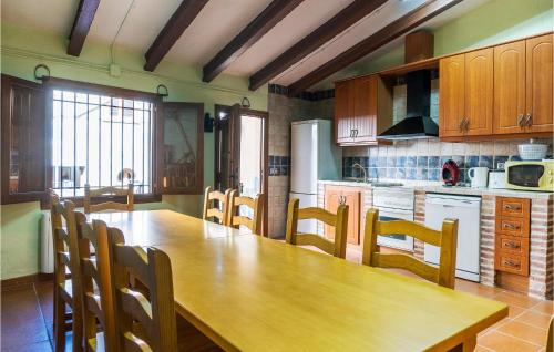 virtuve, Stunning Home In Montalbán With Wifi (Stunning Home In Montalban With Wifi) in Montalbán