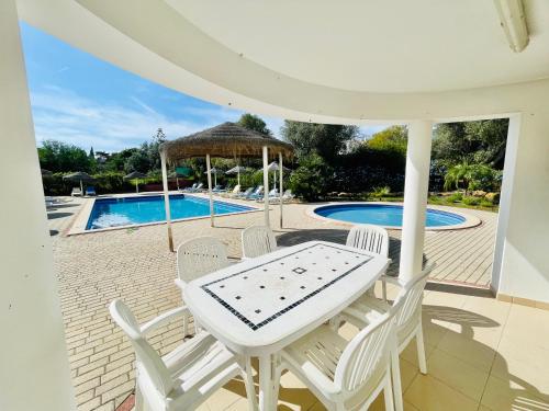  Casas do Ramalhete in Luz