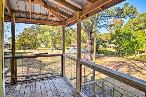 Lovely Toledo Bend Studio with Scenic Views!