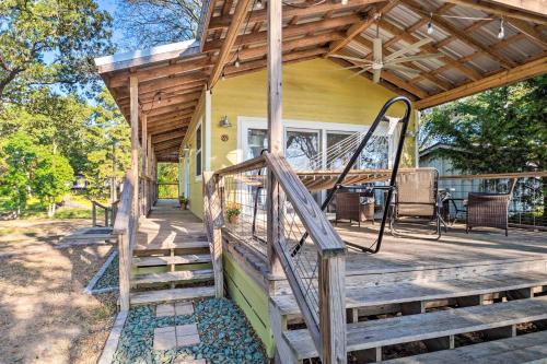 Lovely Toledo Bend Studio with Scenic Views!