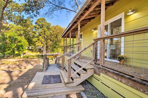 Lovely Toledo Bend Studio with Scenic Views!