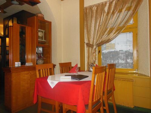 餐廳, 普里貝羅克蘭酒店 (Hotel Pri Belokranjcu) in 新梅斯托