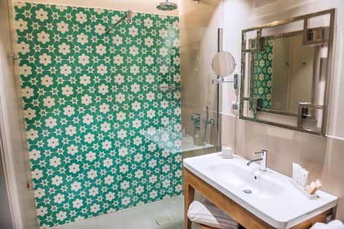 Double or Twin Room image 10