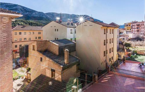 Awesome Apartment In Montalbn With Wifi