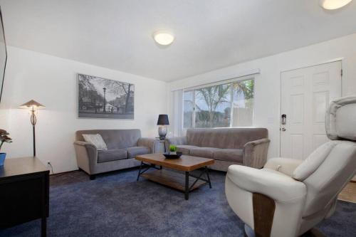 Convenient 2BR Walk To Bart 10 Min To Berkeley