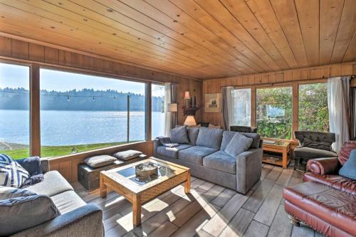 Waterfront Olympia Home with Private Beach and Kayaks! - image 7