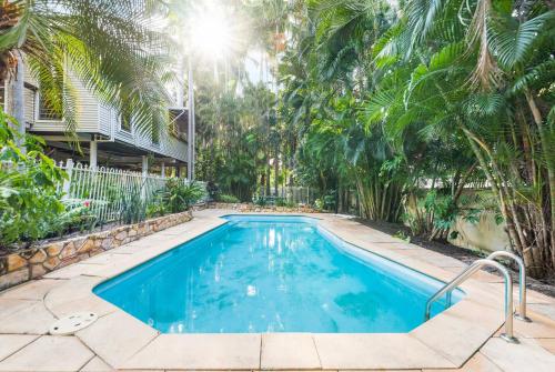 Luxe Treehouse Stay with Pool in the Tropics