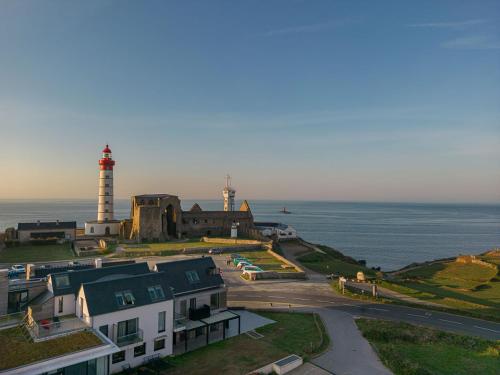 Hostellerie de la Pointe Saint-Mathieu - SPA & Restaurant - Hôtel - Plougonvelin