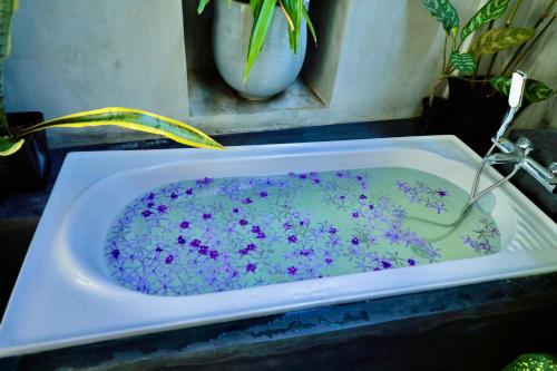 Deluxe Double Room with Bath image 7