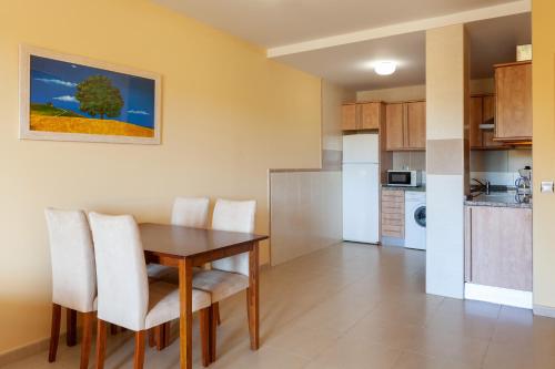 Apartamentos Playamarina - image 2