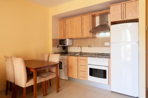 Apartamentos Playamarina - image 11