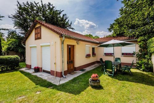 One-Bedroom Villa with Garden View