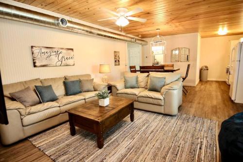 The Lakehouse in McQueeney, USA