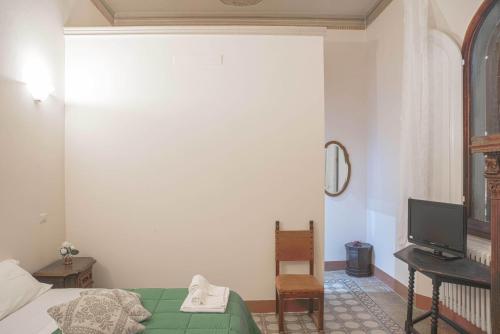 Double Room image 6