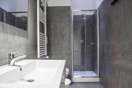 La Chicca B&B Siena - 샤워실