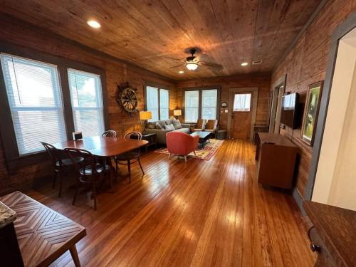 Kessler Haus has Monthly Rentals Available in New Braunfels, USA