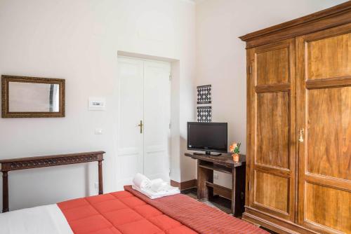 Double Room with Private External Bathroom image 1