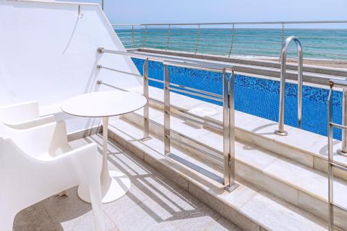 Playasol Aquapark & Spa Hotel - 발코니/테라스
