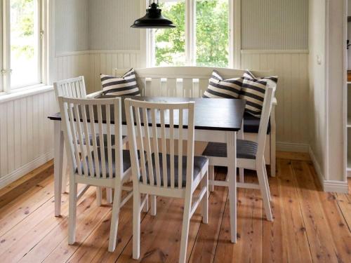 Facilities, Historic Cottage by Lake Yngern in Stjärna