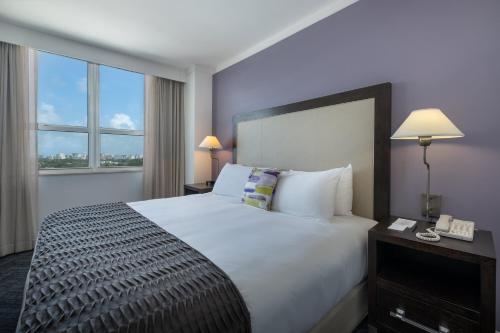 King Room with City View room in Arya Hotel & Suites Coconut Grove WorldHotels Distinctive