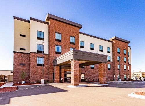 Cobblestone Hotel & Suites - Superior Duluth