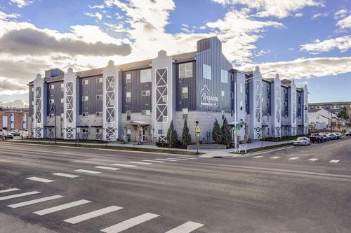 Exterior view, Bringham's Mill Apartments Perfect for Groups Full Kitchen Gym and Free Parking in Rexburg (ID)