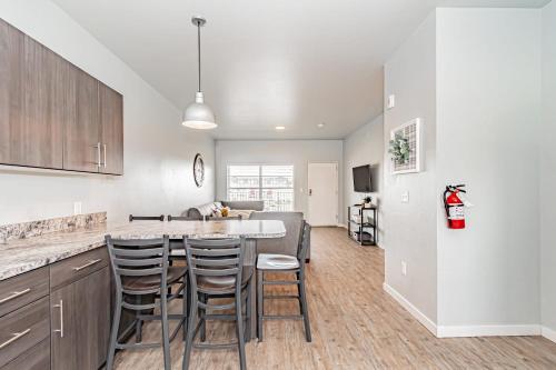 Facilities, Bringham's Mill Apartments Perfect for Groups Full Kitchen Gym and Free Parking in Rexburg (ID)