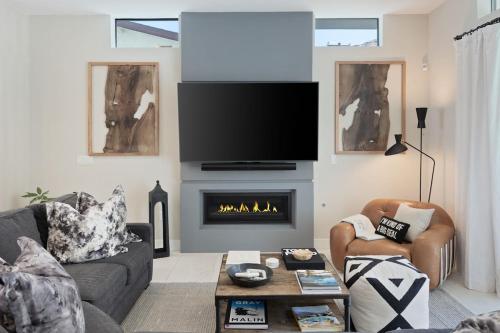 Escape to The Cove - Luxurious 3-Bedroom Villa with Incredible Mountain Views in La Quinta, USA