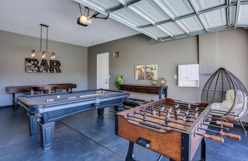 Lawrence Estate - Travel with us, you may be permanently out of office. *Long Term Rental* in Indio, USA