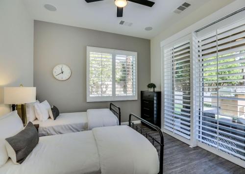 Lawrence Estate - Travel with us, you may be permanently out of office. *Long Term Rental* in Indio, USA