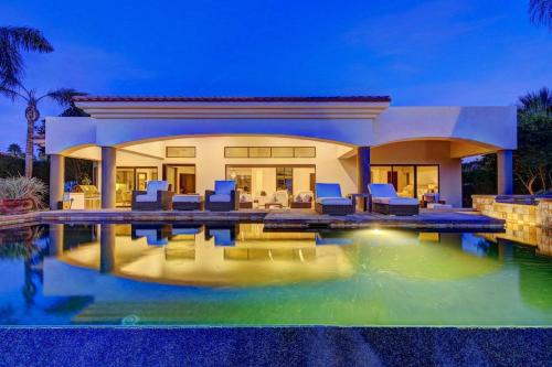 Villa Lago - Luxe Infinity Edge Pool, Mountain & Lake Views #065943 4br, La Quinta