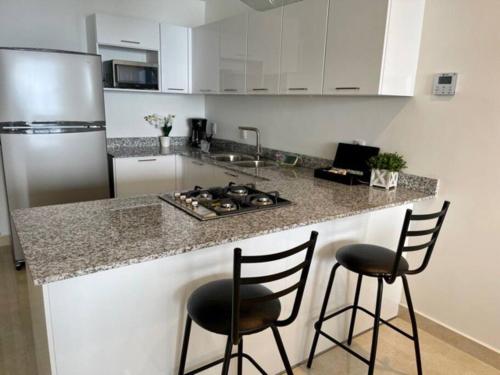 CONDO DE LUJO EN PLAYA ZONA DORADA CAMINO AL MAR in Mazatlán